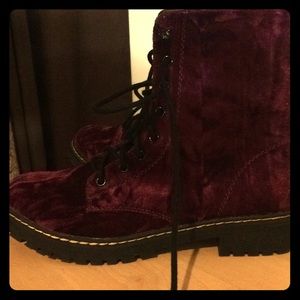 Union bay crushed velvet boots 👢